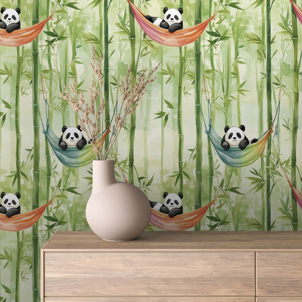 Sretna panda u džungli