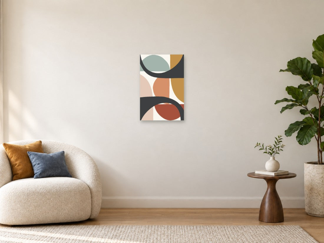 Tamni lukovi preko zelenih, oker i crvenih oblika — Mala 40 × 60 cm, prikaz slike na zidu u enterijeru.