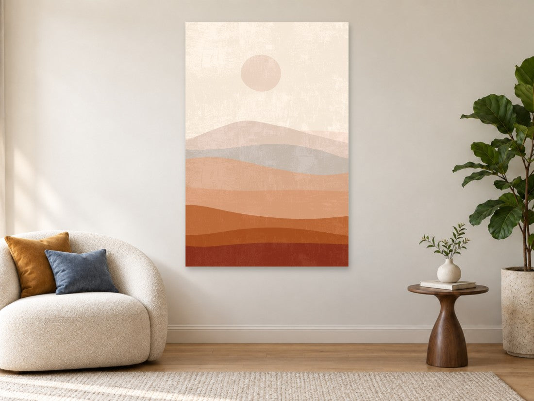 Slojeviti brežuljci u terakoti pod nježnim suncem — Premium 90 × 135 cm, prikaz slike na zidu u enterijeru.
